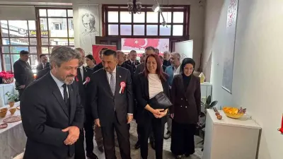 Zonguldak'ta Şehit ve Gazi Yakınlarının Seramik Eserleri Sergilendi