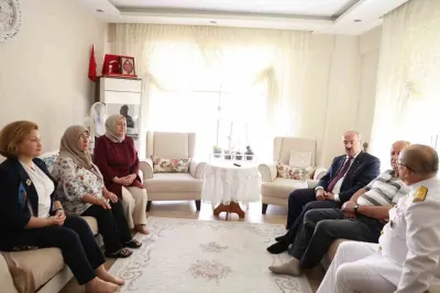 Çanakkale Valisi Ömer Toraman 19 Eylül Gaziler Günü'nde Gazileri Evlerinde Ziyaret Etti
