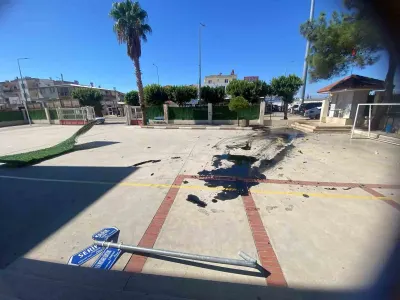 Antalya Aksu’da Kaza: Kontrolden Çıkan Araç Okul Bahçesine Uçtu
