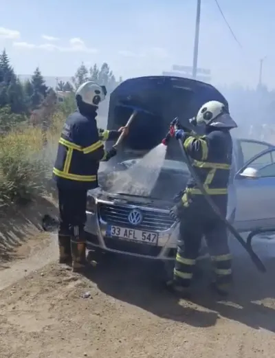 Batman'da Seyir Halindeki Otomobil Alev Aldı