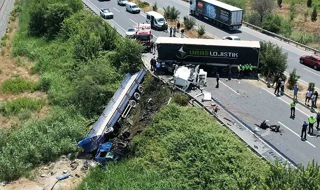 Karşı şeride geçen tır, bir başka tırla kafa kafaya çarpıştı: 1 ölü, 1 yaralı
