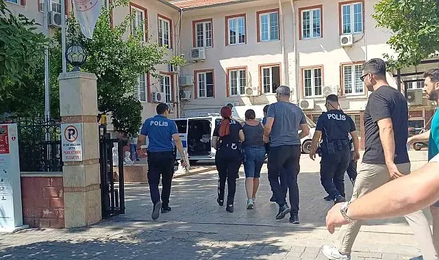Kimlik vermek istemeyen kadın polislere zor anlar yaşattı