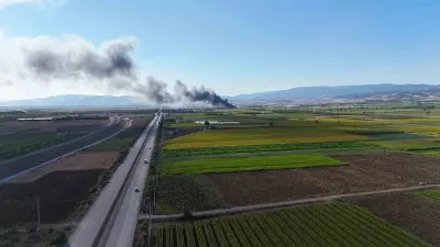 Bursa'da Siyah İncirlerin Saklandığı Soğuk Hava Deposunda Yangın Çıktı