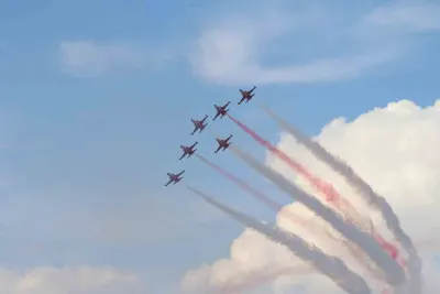 Eskişehir'de SHG Airshow Nefes Kesti: Türk Yıldızları Gökyüzüne İmza Attı