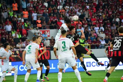 Trendyol Süper Lig: Çorum FK: 1 - Corendon Alanyaspor: 2 Maç Sonucu