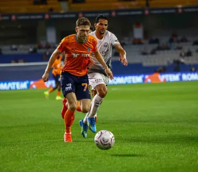 Trendyol Süper Lig: Başakşehir - Gençlerbirliği Maçında İlk 15 Dakika Geride Kaldı
