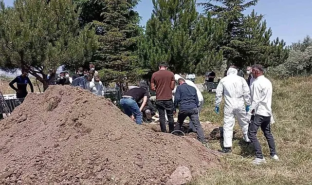 Kene tutunması sonucu ölen Dursun Almamış, KKKA tedbirleri alınarak defnedildi