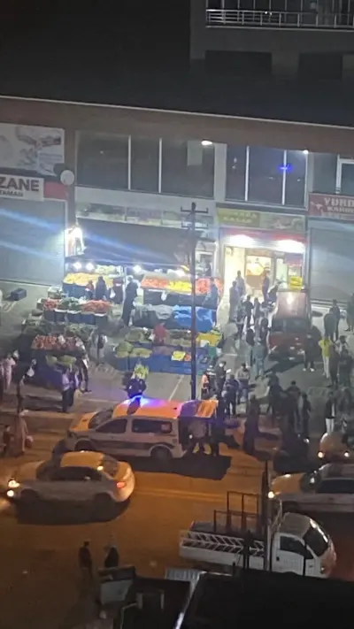 Ankara Altındağ'da Manav Esnafı Arasında Sopalı Kavga Kamerada