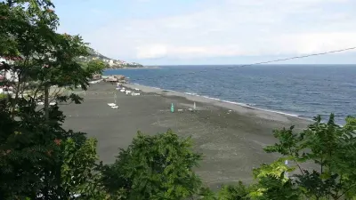 Doğu Karadeniz'de Plaj İşletmecileri Son 10 Yılın En Kötü Sezonunu Yaşadı