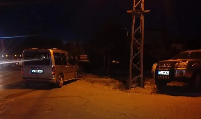 Karapınar'da iki kamyonet çarpıştı: 2 yaralı