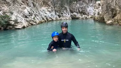 Bursa’nın En Genç Kanyoncusu: 8 Yaşındaki Asya, Abadiye Kanyonu’nu Başarıyla Geçti