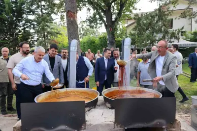 Konya Meram'da Geleneksel Bağbozumu ve Pekmez Kaynatma Coşkusu