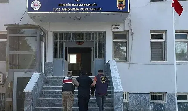Silahla yağma suçundan aranan şahıs yakalandı