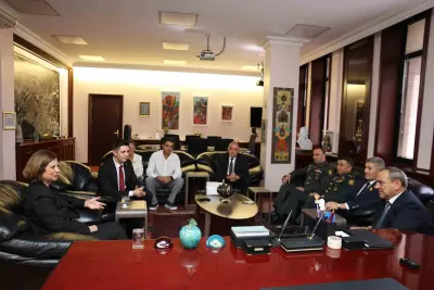 Eskişehir'de Anlamlı Ziyaret: Azerbaycanlı Heyetten Başkan Ünlüce'ye Konuk