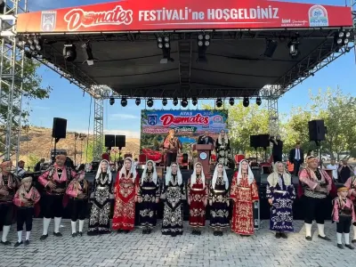 Ayaş Domates Festivali Renkli Görüntülerle Başladı