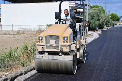 Gölmarmara NATO Caddesi’nde Sıcak Asfalt Çalışmaları Başladı