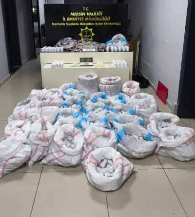 Mersin'de Şehir Hastanesi Otoparkında 256 Bin Sentetik Hap Ele Geçirildi: 4 Gözaltı