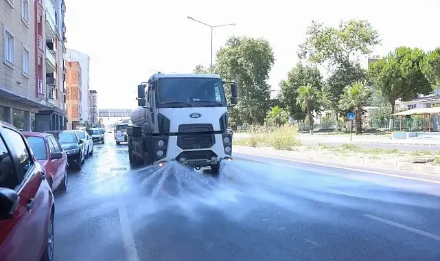 İncirliova anayolunda temizlik çalışmaları tamamlandı