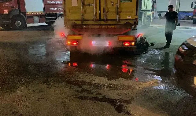 Lastik sebebiyle yanan tırı 10 kilometre sürüp itfaiyeye yetiştirdi