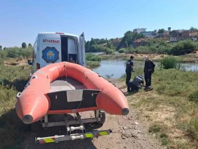 Dicle Nehrinde 3 Gün Boyunca Mahsur Kalan 52 Küçükbaş Hayvan Kurtarıldı