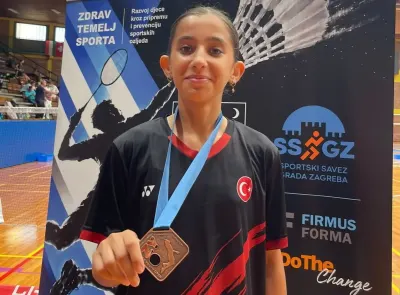 Manisalı Badmintoncu Irmak Denktaş Hırvatistan'da Bronz Madalya Kazandı