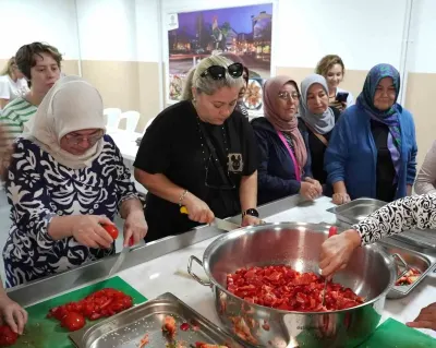 Denizli'de Geleneksel Tarhana Atölyesine Yoğun İlgi