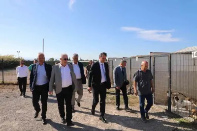 Edremit Kaymakamı Zafer Engin'den Sokak Hayvanları Merkezine Ziyaret