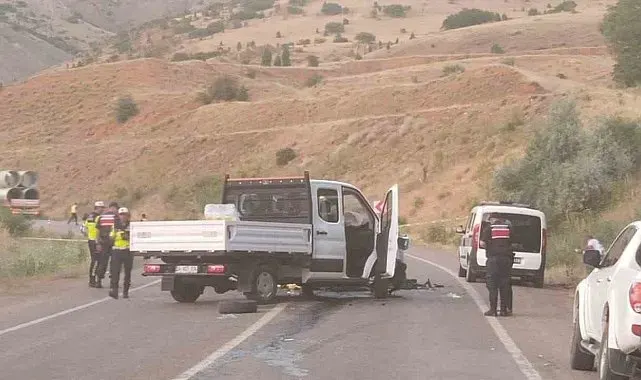 Sivas'ta kamyonetle otomobil çarpıştı: 1 ölü, 2 yaralı