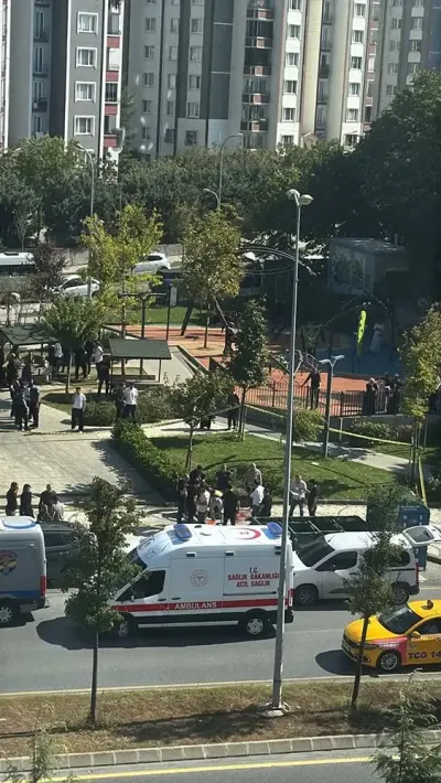 Başakşehir'de Sokak Ortasında Silahlı Saldırı: İki Kişi Yaralandı