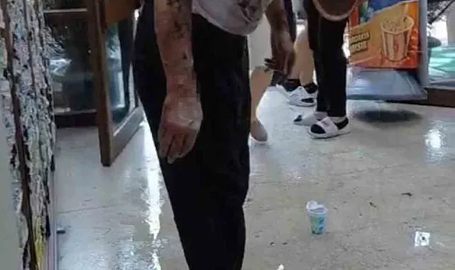 Bursa'da lavaboyu açmak için dökülen kimyasal madde patladı: 2 yaralı