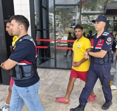 Alanya'da Market Çalışanını Bıçaklayan İki Kardeş Tutuklandı