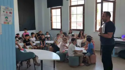 Muradiye Bebek ve Çocuk Kütüphanesi’nde Aileler Üretiyor Çocuklar Keşfediyor