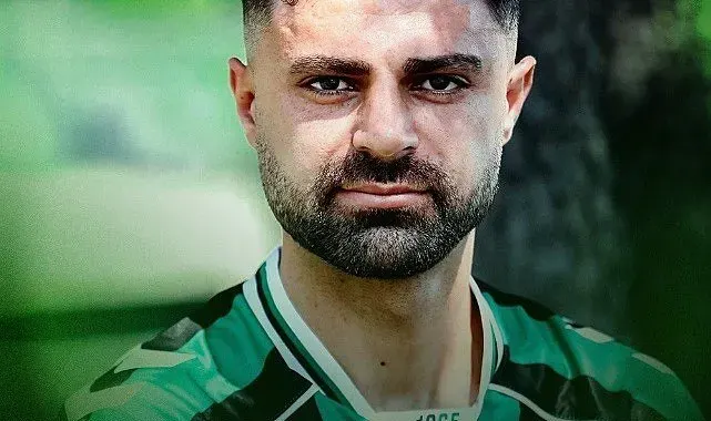 Sakaryaspor, 3 futbolcuyu renklerine bağladı