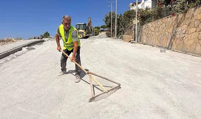 Kadınlar Denizi Mahallesi'nde 2 bin metrekarelik yol yenileme çalışması başladı