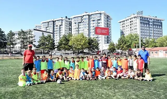 Eskişehir'de GSB Spor Okulları'nda futbol heyecanı hız kesmiyor