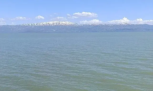 Van Gölü'nde yüzmek yasaklandı