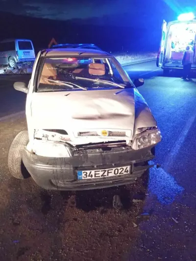 Van'da İki Otomobil Çarpıştı: 5 Kişi Yaralandı