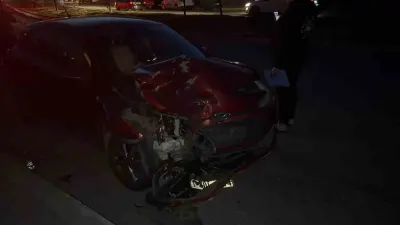 Kocaeli Gebze’de Kontrolden Çıkan Belediye Otobüsü İki Otomobile Çarptı: 3 Yaralı