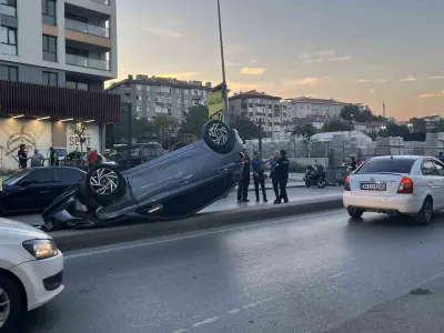 Güngören'de Hafif Trafik Kazası: Takla Atan Otomobil Kamerada