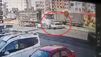 Kayseri’de Tırla Çarpışan Otomobilin Takla Attığı Feci Kaza Kamerada