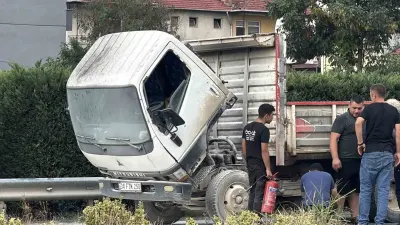 D-100 kara yolunda kamyon yangını: Vatandaşlar söndürdü