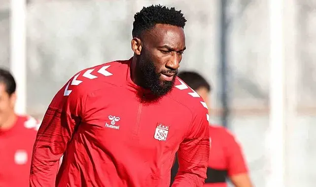 Sivasspor, Aaron Appindangoye'nin sözleşmesini yeniledi
