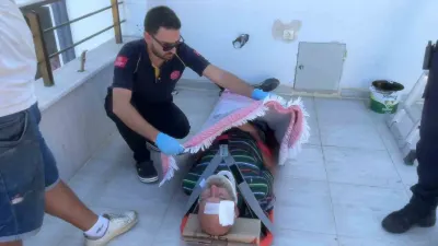 Bursa’da Çatı Katında Tadilat Yaparken Balkona Düşen İşçi Yaralandı