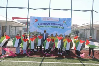Kütahya'da Öğrencilerden Gazze'deki Çocuklar İçin Anlamlı Uçurtma Etkinliği