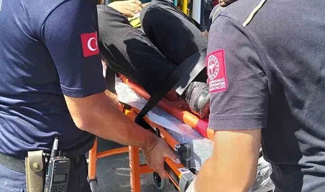 Balıkesir'de otomobile arkadan çarpan araçta 2 kişi yaralandı