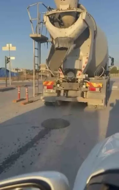 Bursa'da Yola Beton Döken Mikser Sürücüsüne Tepki