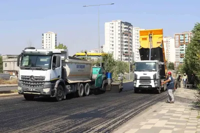 Diyarbakır'da Kayapınar ve Bağlar'da İki Önemli Cadde Asfaltla Yenilendi
