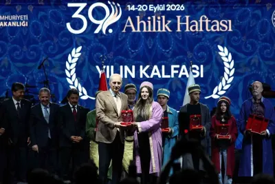 Sanayide Erkek Egemenliğini Kıran Nisanur Eser, Türkiye'de 'Yılın Kalfası' Seçildi