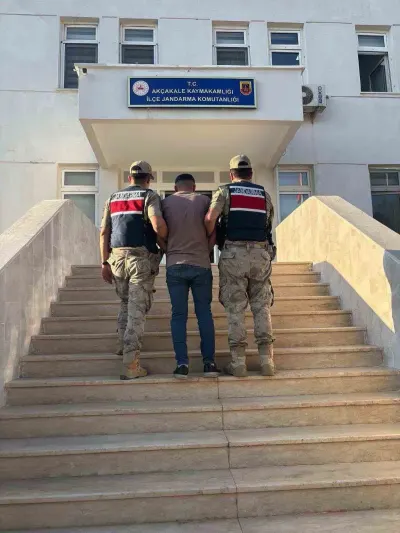 Şanlıurfa Akçakale'de Dolandırıcılıktan Aranan Şahıs Yakalandı