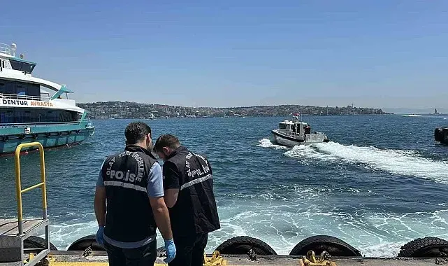 Vapurdaki yolcular farketti, denizden cansız bedeni çıkarıldı